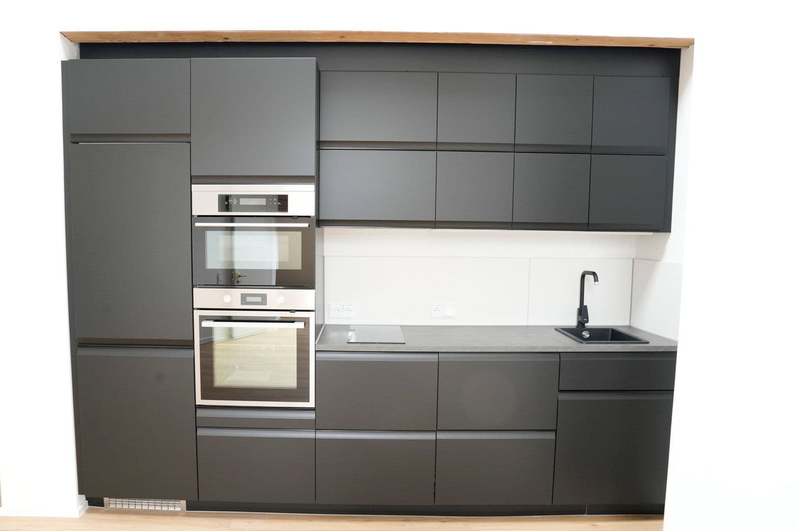 Pronájem bytu 3+1 115 m², Kaiserstrasse, Waldshut-Tiengen, Bádensko-Württembersko Pronájem bytu 3+1 115 m², Kaiserstrasse, Waldshut-Tiengen, Bádensko-Württembersko