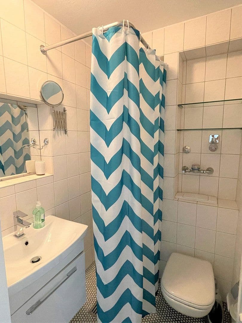 Pronájem bytu 1+1 22 m², Stuttgart, Bádensko-Württembersko Pronájem bytu 1+1 22 m², Stuttgart, Bádensko-Württembersko