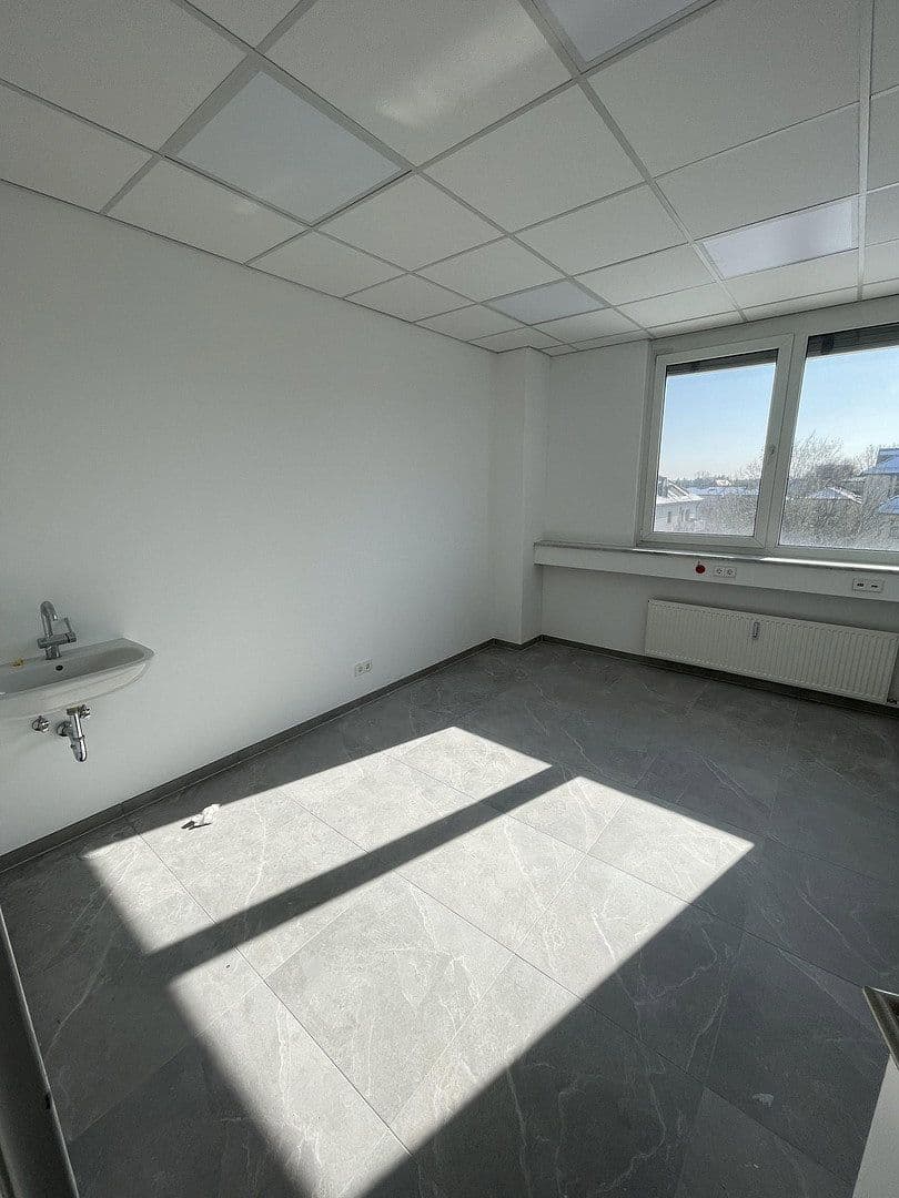 Pronájem kanceláře 395 m², Englmannstraße 2, München, Bavorsko Pronájem kanceláře 395 m², Englmannstraße 2, München, Bavorsko