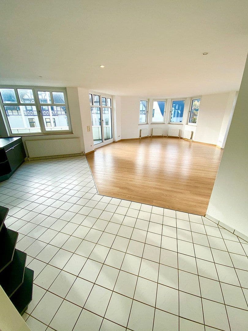 Pronájem bytu 2+1 112 m², Detmolder Str. 43, Bielefeld, Severní Porýní-Vestfálsko Pronájem bytu 2+1 112 m², Detmolder Str. 43, Bielefeld, Severní Porýní-Vestfálsko