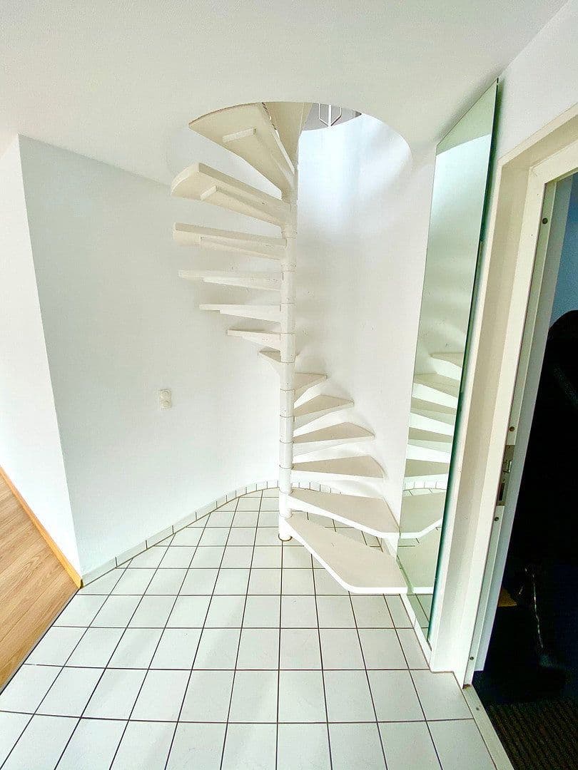 Pronájem bytu 2+1 112 m², Detmolder Str. 43, Bielefeld, Severní Porýní-Vestfálsko Pronájem bytu 2+1 112 m², Detmolder Str. 43, Bielefeld, Severní Porýní-Vestfálsko