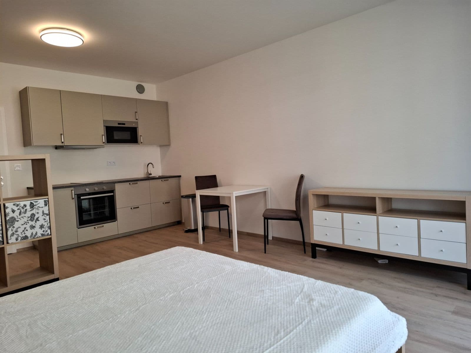 Pronájem bytu 1+kk 35 m², Gerstelova, Praha, Praha Pronájem bytu 1+kk 35 m², Gerstelova, Praha, Praha