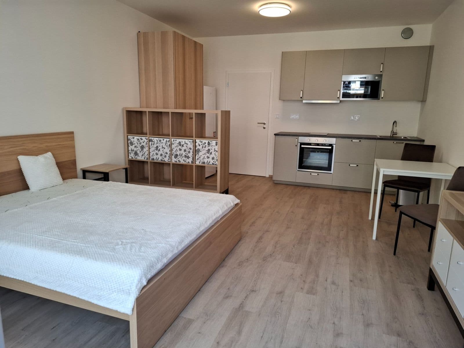 Pronájem bytu 1+kk 35 m², Gerstelova, Praha, Praha Pronájem bytu 1+kk 35 m², Gerstelova, Praha, Praha