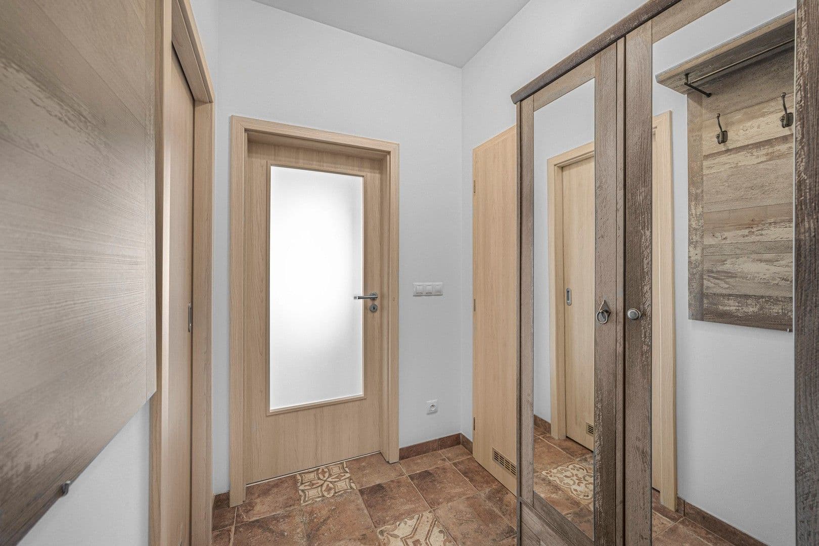 Pronájem bytu 1+kk 34 m², Emy Destinové, Jinočany, Středočeský kraj Pronájem bytu 1+kk 34 m², Emy Destinové, Jinočany, Středočeský kraj