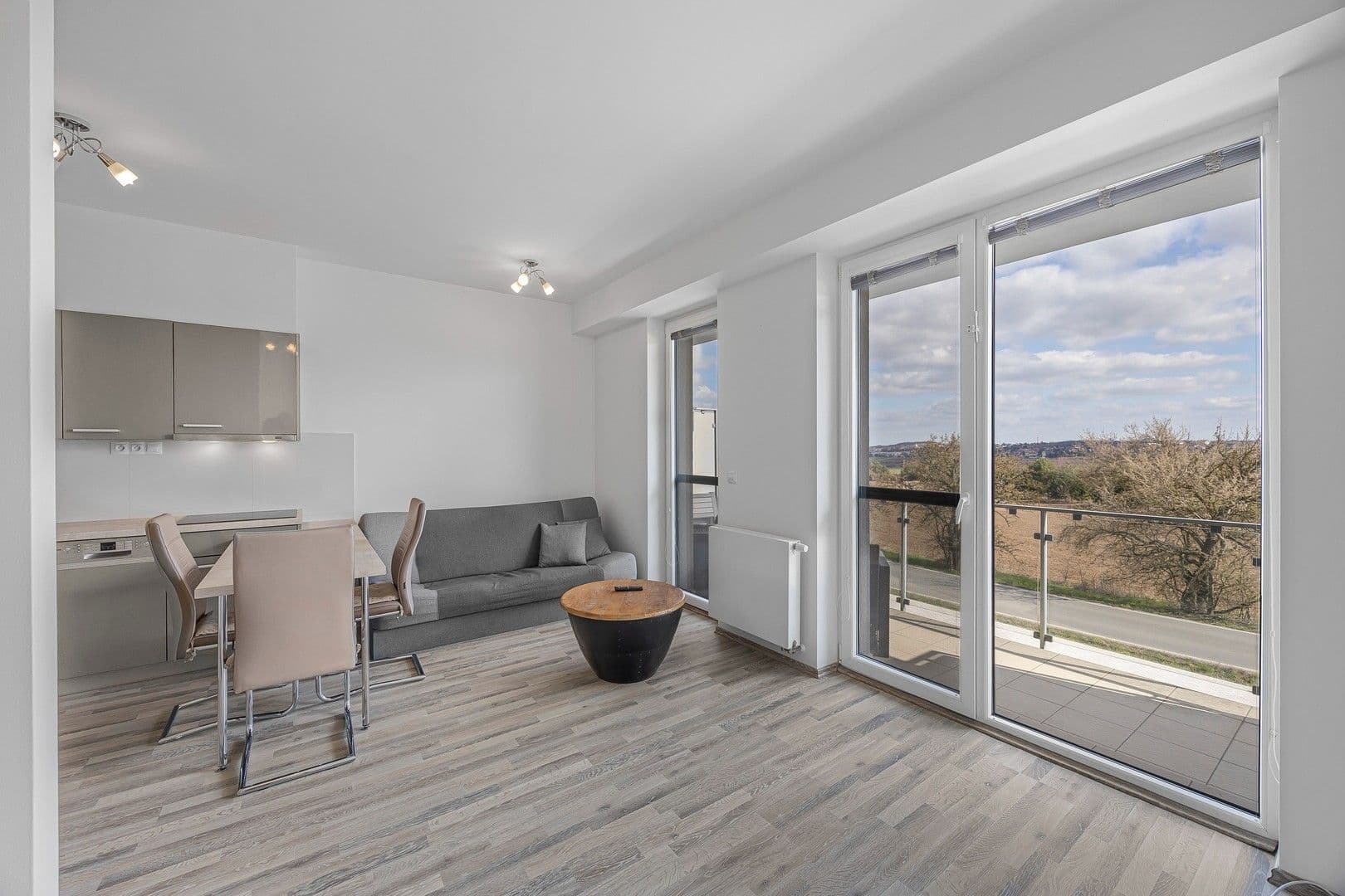 Pronájem bytu 1+kk 34 m², Emy Destinové, Jinočany, Středočeský kraj Pronájem bytu 1+kk 34 m², Emy Destinové, Jinočany, Středočeský kraj