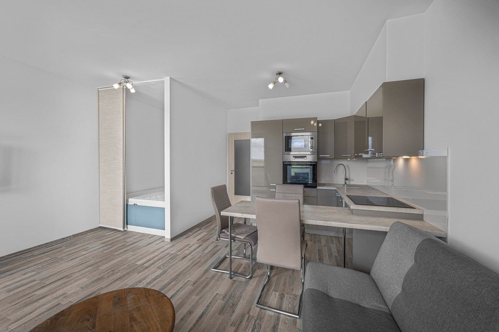 Pronájem bytu 1+kk 34 m², Emy Destinové, Jinočany, Středočeský kraj Pronájem bytu 1+kk 34 m², Emy Destinové, Jinočany, Středočeský kraj