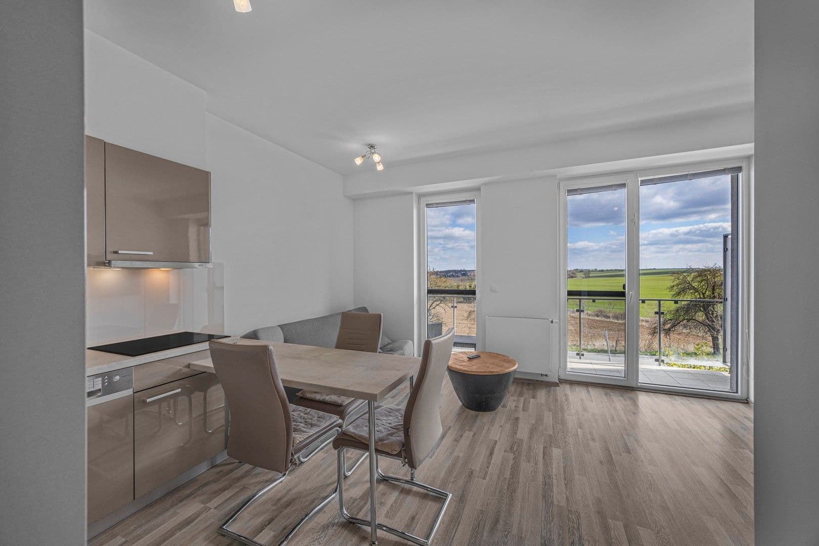 Pronájem bytu 1+kk 34 m², Emy Destinové, Jinočany, Středočeský kraj Pronájem bytu 1+kk 34 m², Emy Destinové, Jinočany, Středočeský kraj