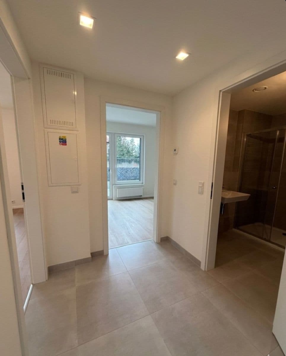 Pronájem bytu 2+kk 52 m², Hodkovická, Praha, Praha Pronájem bytu 2+kk 52 m², Hodkovická, Praha, Praha