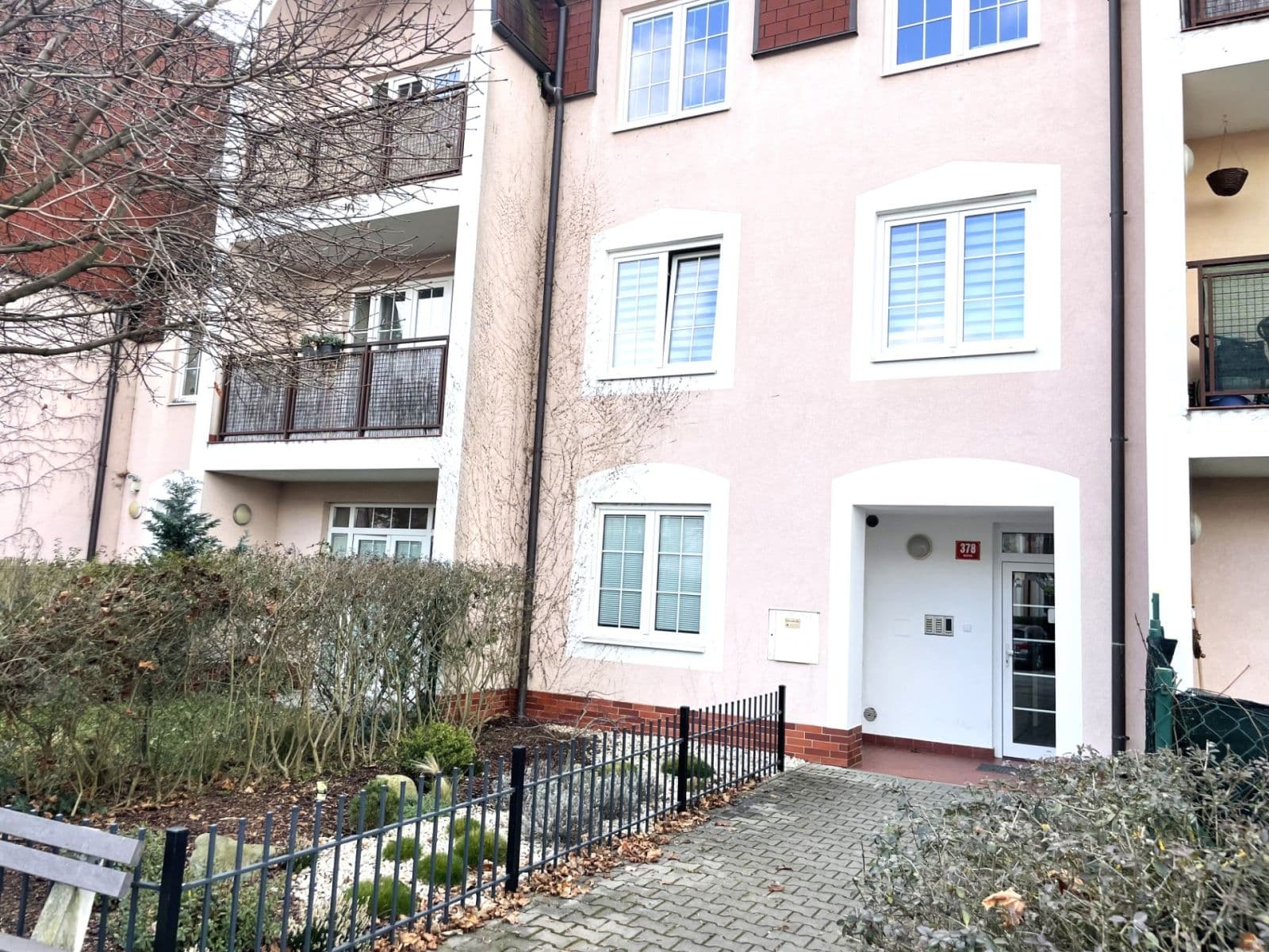 Prodej bytu 1+kk 45 m², Ve Stromkách, Vestec, Středočeský kraj Prodej bytu 1+kk 45 m², Ve Stromkách, Vestec, Středočeský kraj