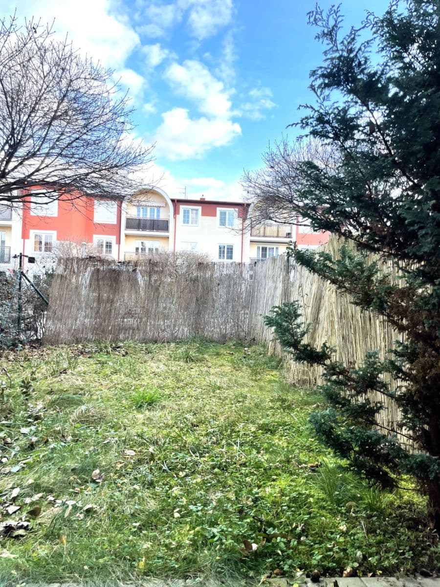 Prodej bytu 1+kk 45 m², Ve Stromkách, Vestec, Středočeský kraj Prodej bytu 1+kk 45 m², Ve Stromkách, Vestec, Středočeský kraj