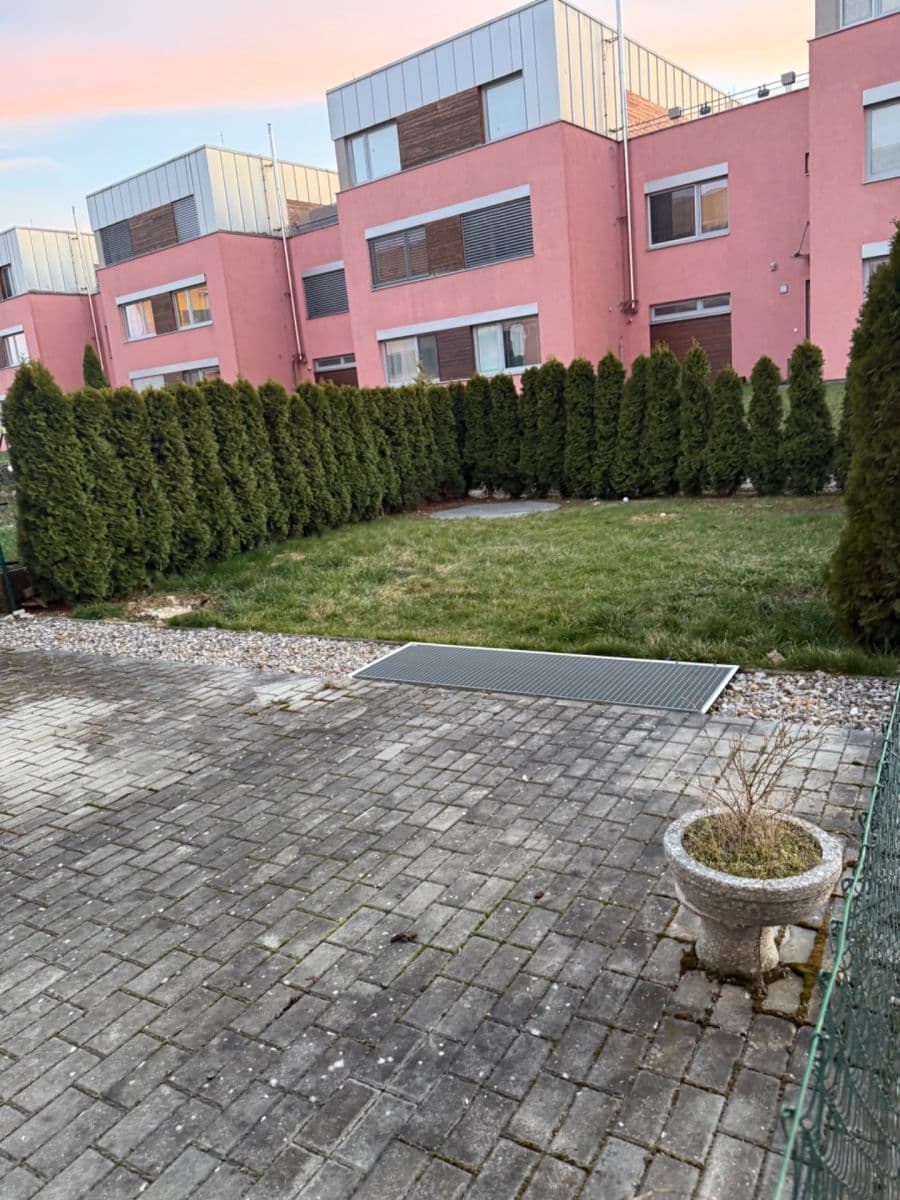 Pronájem bytu 3+kk 70 m², Nezamyslova, Písek, Jihočeský kraj Pronájem bytu 3+kk 70 m², Nezamyslova, Písek, Jihočeský kraj