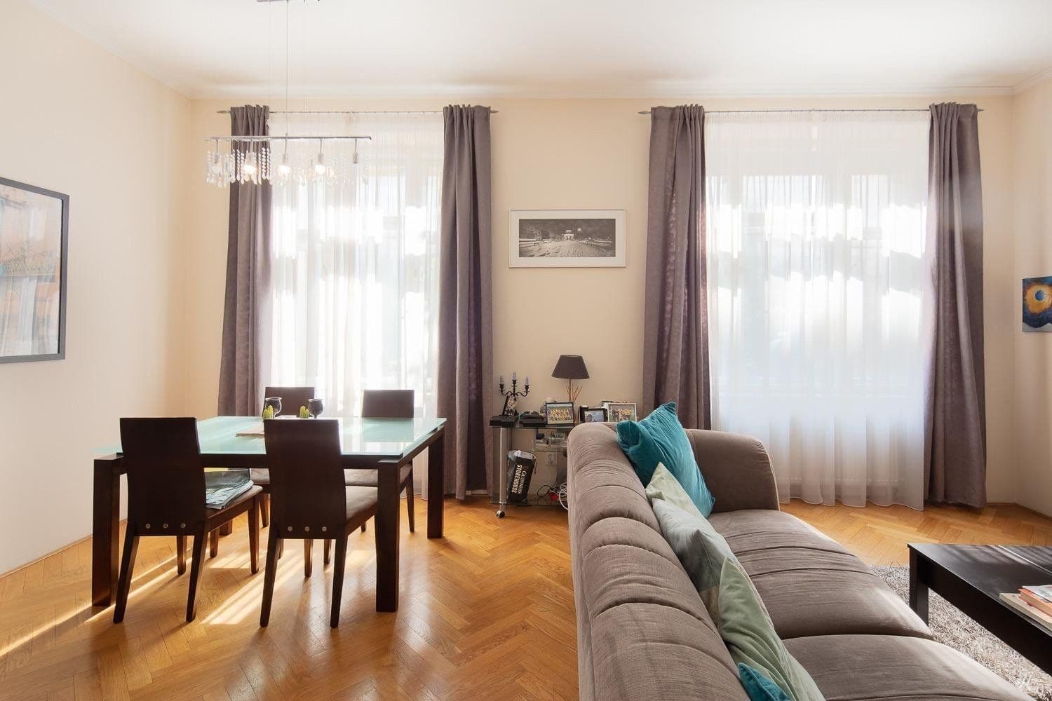 Pronájem bytu, náměstí Jiřího z Poděbrad, Praha, Praha Pronájem bytu, náměstí Jiřího z Poděbrad, Praha, Praha