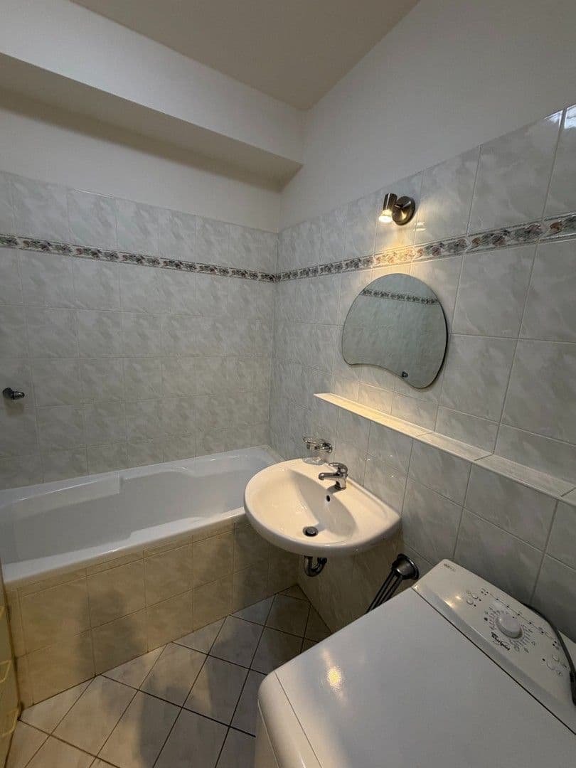 Pronájem bytu 1+kk 28 m², Mattioliho, Praha, Praha Pronájem bytu 1+kk 28 m², Mattioliho, Praha, Praha