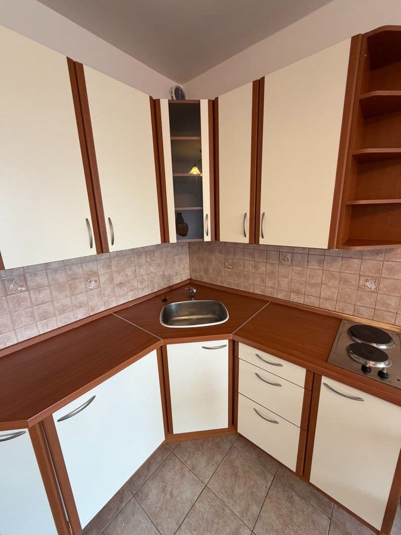 Pronájem bytu 1+kk 28 m², Mattioliho, Praha, Praha Pronájem bytu 1+kk 28 m², Mattioliho, Praha, Praha