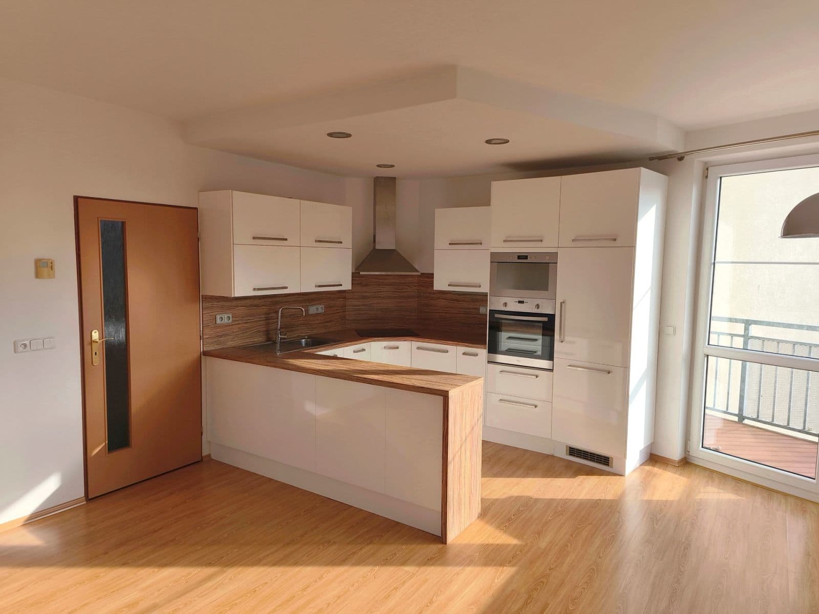 Prodej bytu 2+kk 57 m², Okrová, Náchod, Královéhradecký kraj Prodej bytu 2+kk 57 m², Okrová, Náchod, Královéhradecký kraj