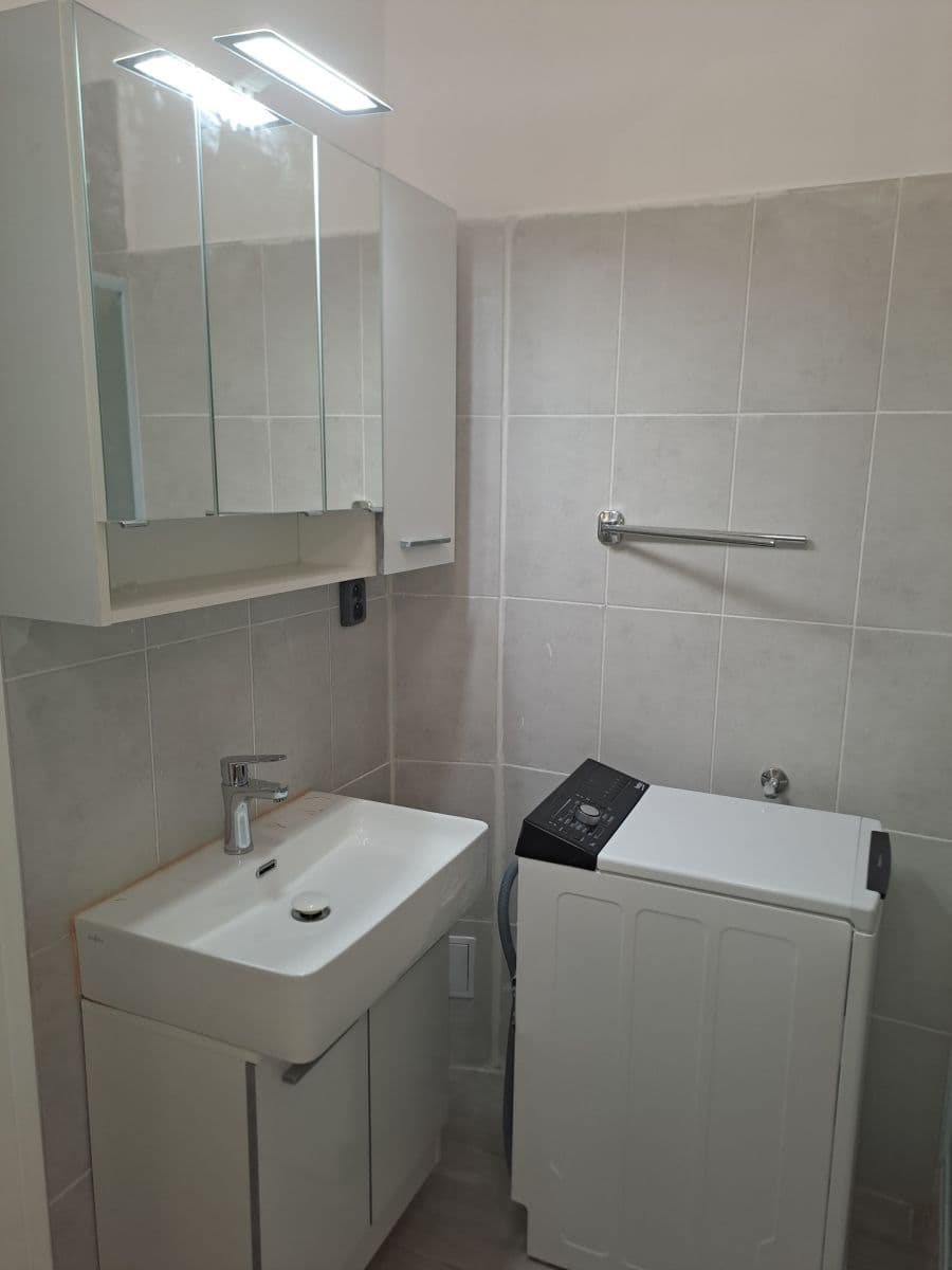 Pronájem bytu 2+1 72 m², Sokolovská, Praha, Praha Pronájem bytu 2+1 72 m², Sokolovská, Praha, Praha