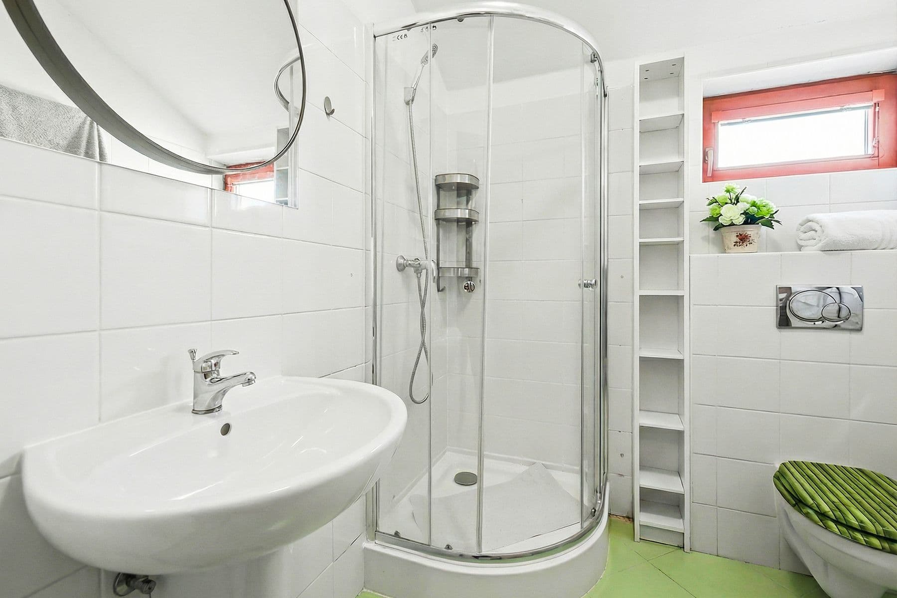 Prodej bytu 1+kk 36 m², Kosatcová, Říčany, Středočeský kraj Prodej bytu 1+kk 36 m², Kosatcová, Říčany, Středočeský kraj