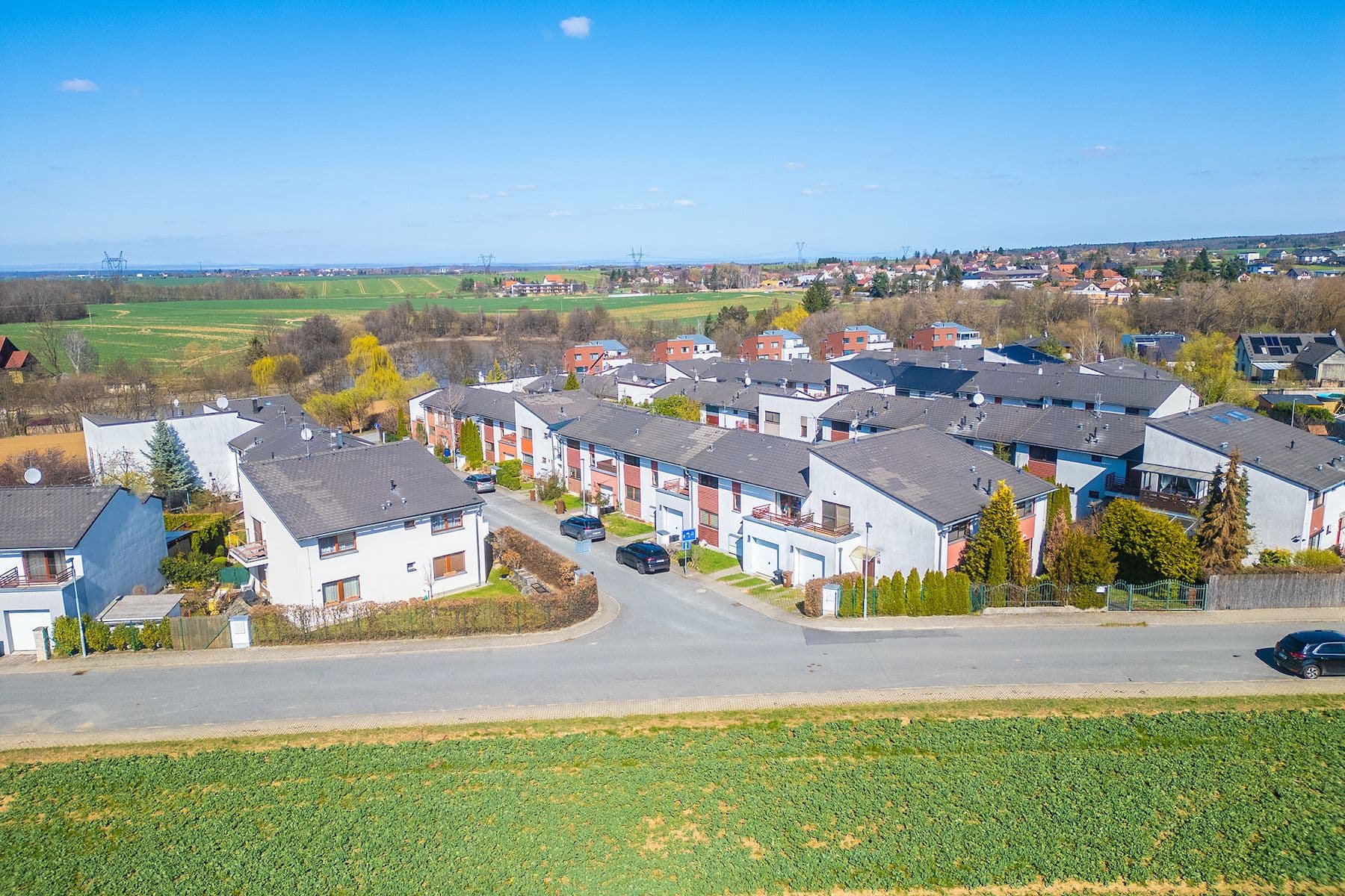 Prodej bytu 1+kk 36 m², Kosatcová, Říčany, Středočeský kraj Prodej bytu 1+kk 36 m², Kosatcová, Říčany, Středočeský kraj