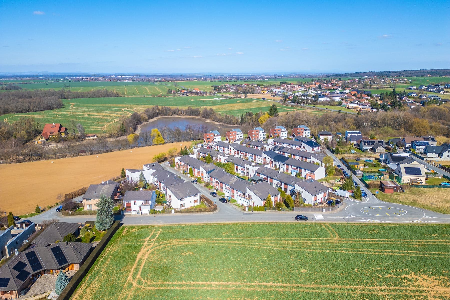 Prodej bytu 1+kk 36 m², Kosatcová, Říčany, Středočeský kraj Prodej bytu 1+kk 36 m², Kosatcová, Říčany, Středočeský kraj