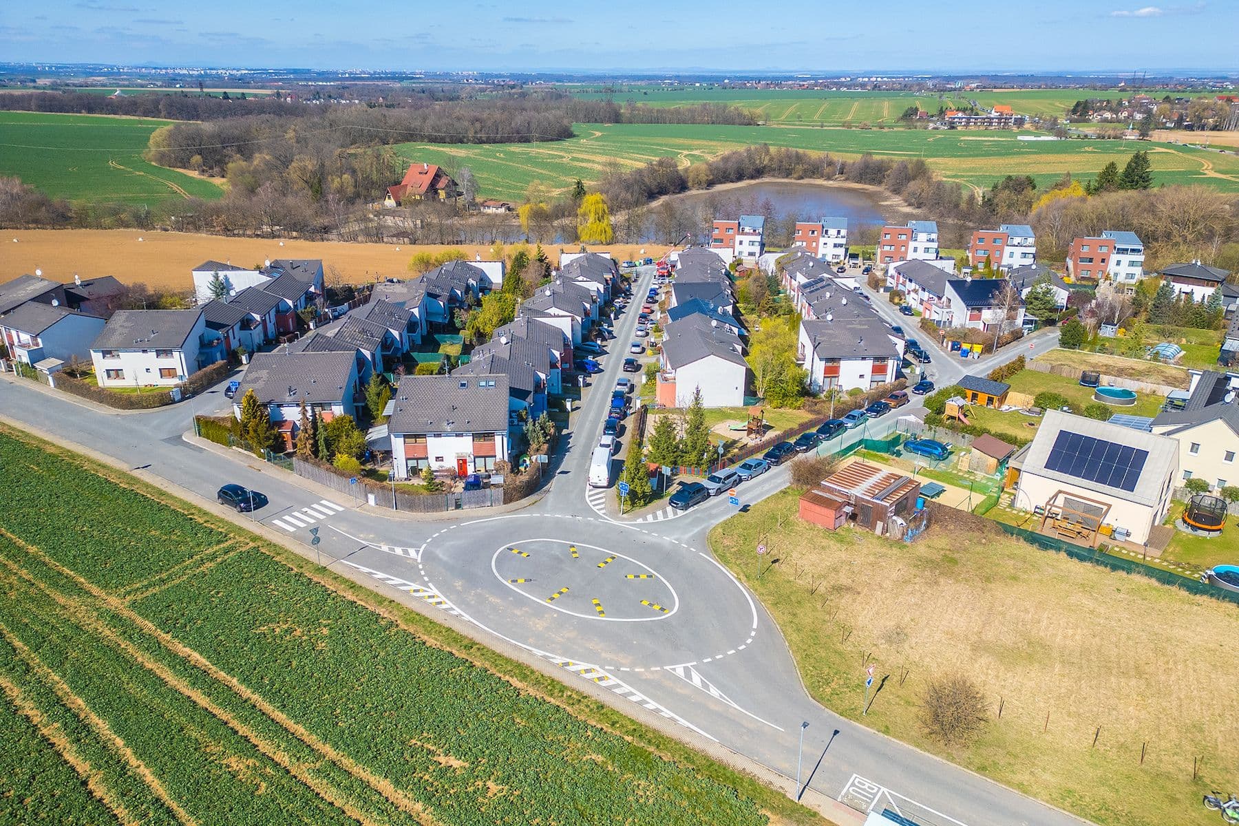 Prodej bytu 1+kk 36 m², Kosatcová, Říčany, Středočeský kraj Prodej bytu 1+kk 36 m², Kosatcová, Říčany, Středočeský kraj