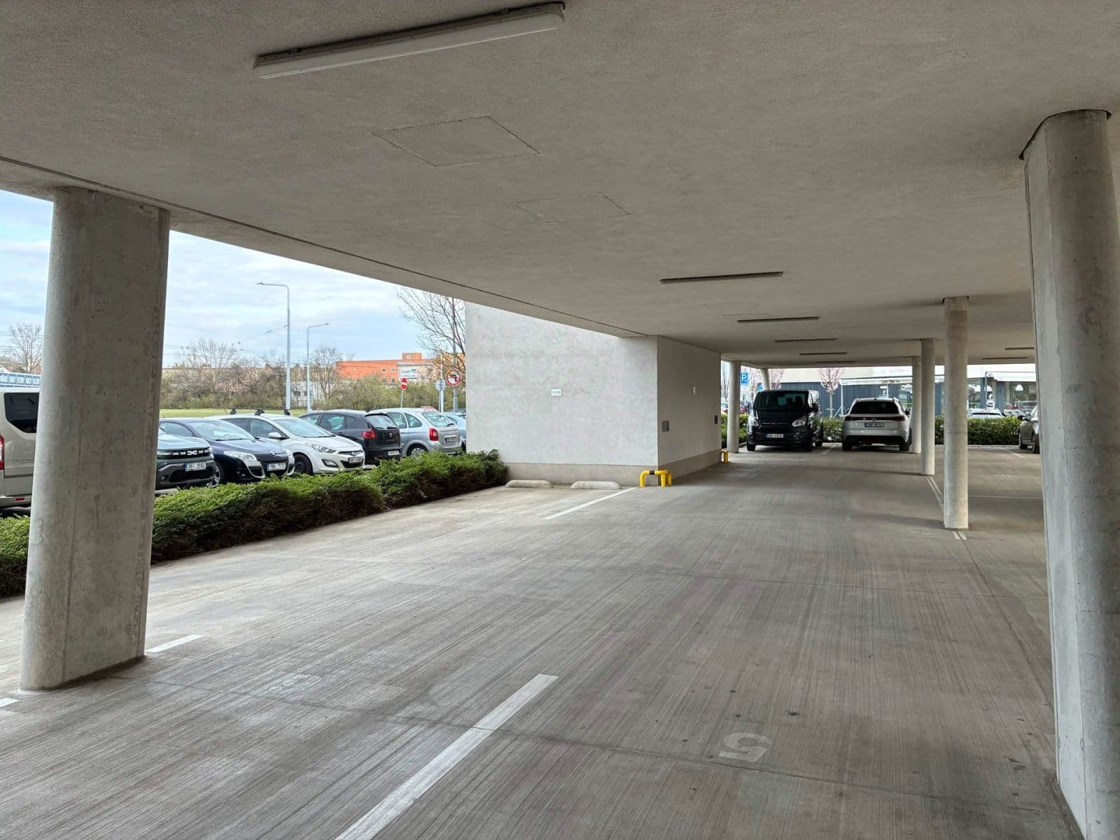 Prodej garáže 13 m², Kigginsova, Brno, Jihomoravský kraj Prodej garáže 13 m², Kigginsova, Brno, Jihomoravský kraj