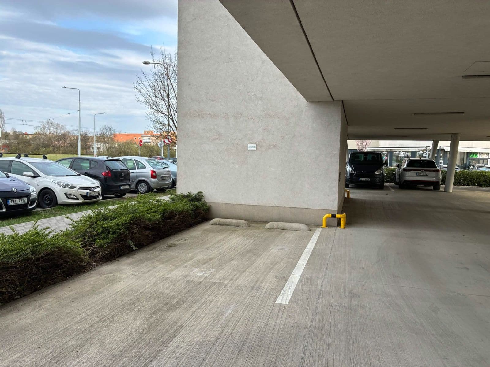 Prodej garáže 13 m², Kigginsova, Brno, Jihomoravský kraj Prodej garáže 13 m², Kigginsova, Brno, Jihomoravský kraj