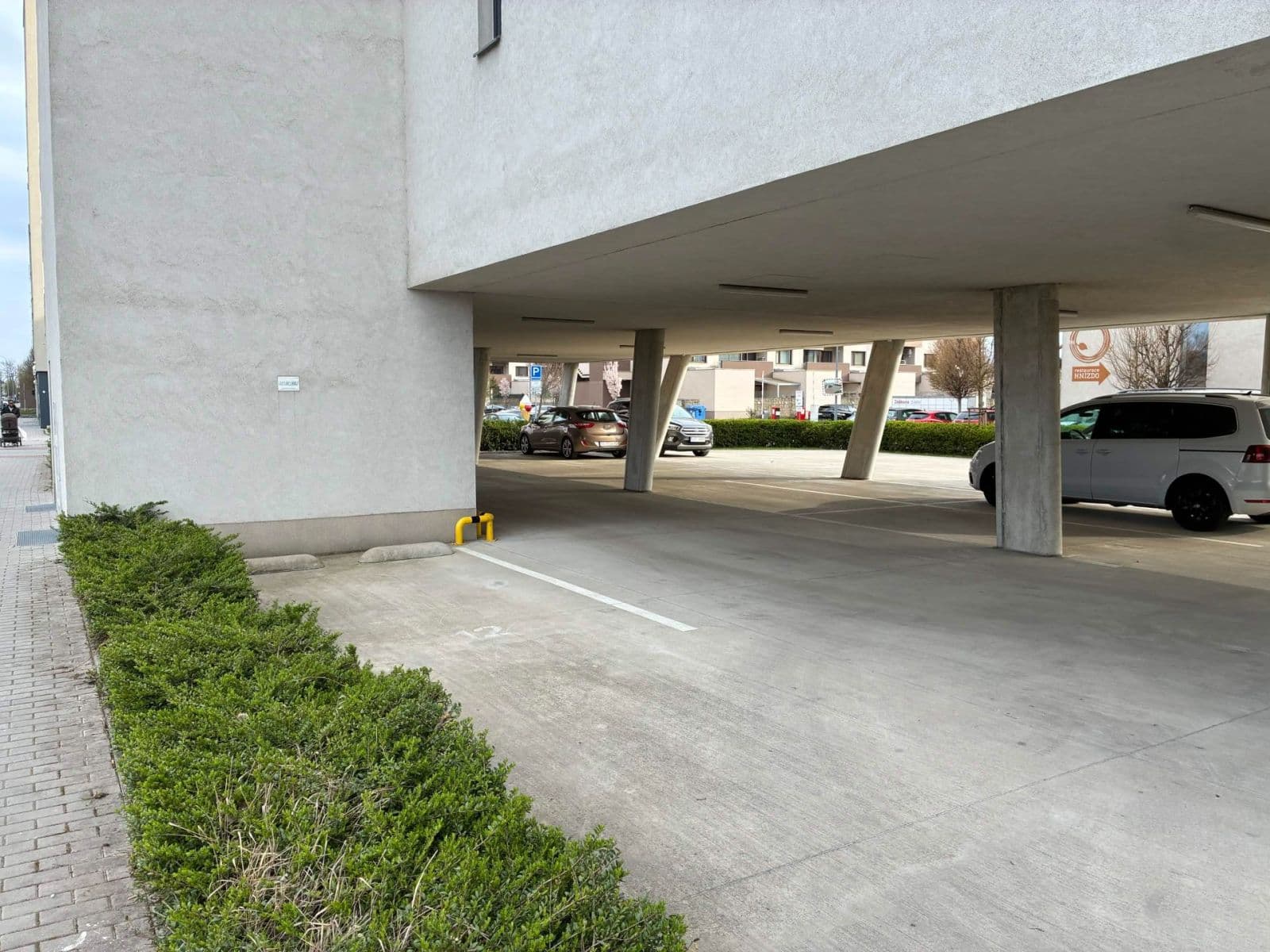 Prodej garáže 13 m², Kigginsova, Brno, Jihomoravský kraj Prodej garáže 13 m², Kigginsova, Brno, Jihomoravský kraj