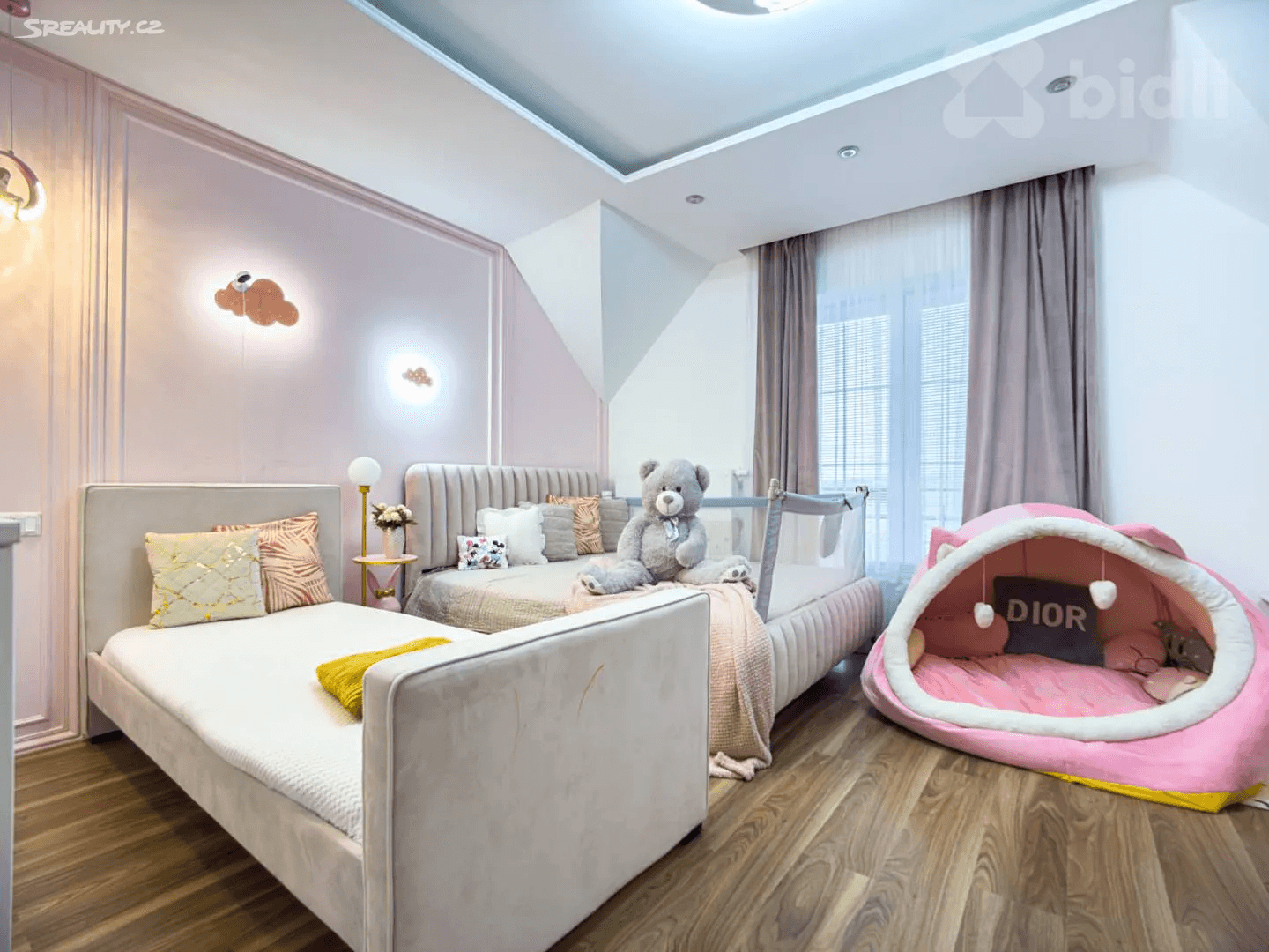 Prodej domu 189 m², pozemek 1.140 m², Zlatá, Středočeský kraj Prodej domu 189 m², pozemek 1.140 m², Zlatá, Středočeský kraj