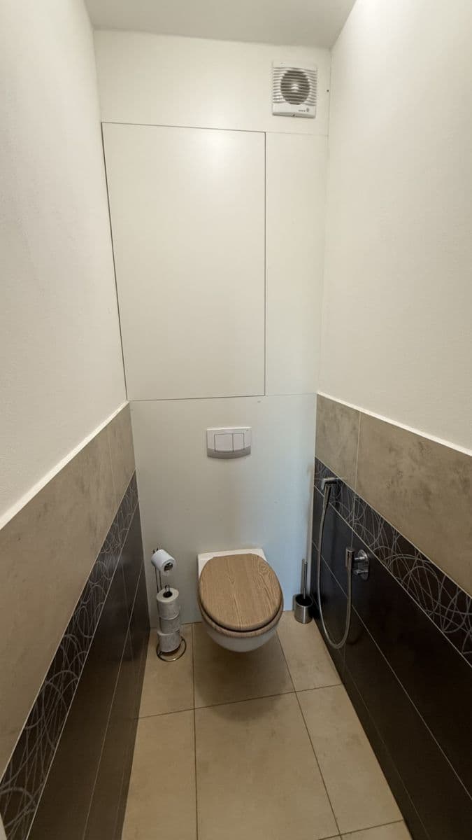 Pronájem bytu 3+kk 74 m², V Hliníkách, Chrudim, Pardubický kraj Pronájem bytu 3+kk 74 m², V Hliníkách, Chrudim, Pardubický kraj