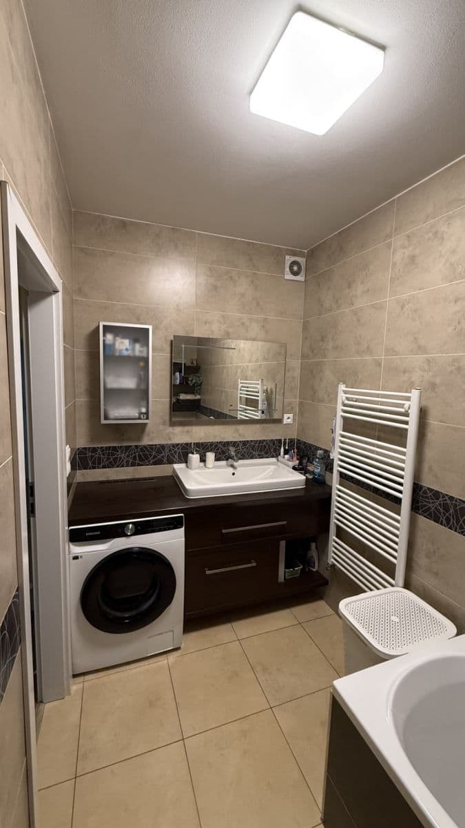 Pronájem bytu 3+kk 74 m², V Hliníkách, Chrudim, Pardubický kraj Pronájem bytu 3+kk 74 m², V Hliníkách, Chrudim, Pardubický kraj