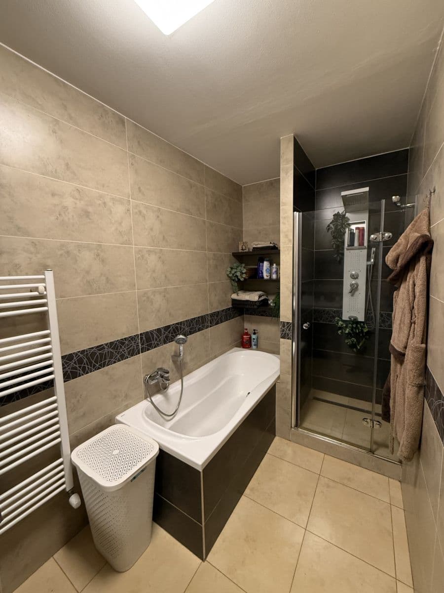 Pronájem bytu 3+kk 74 m², V Hliníkách, Chrudim, Pardubický kraj Pronájem bytu 3+kk 74 m², V Hliníkách, Chrudim, Pardubický kraj