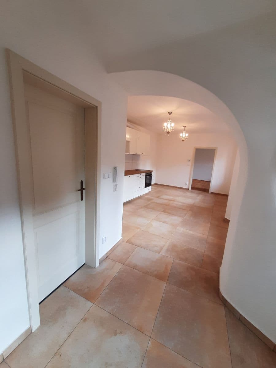 Pronájem bytu 1+1 45 m², Chržínská, Velvary, Středočeský kraj Pronájem bytu 1+1 45 m², Chržínská, Velvary, Středočeský kraj