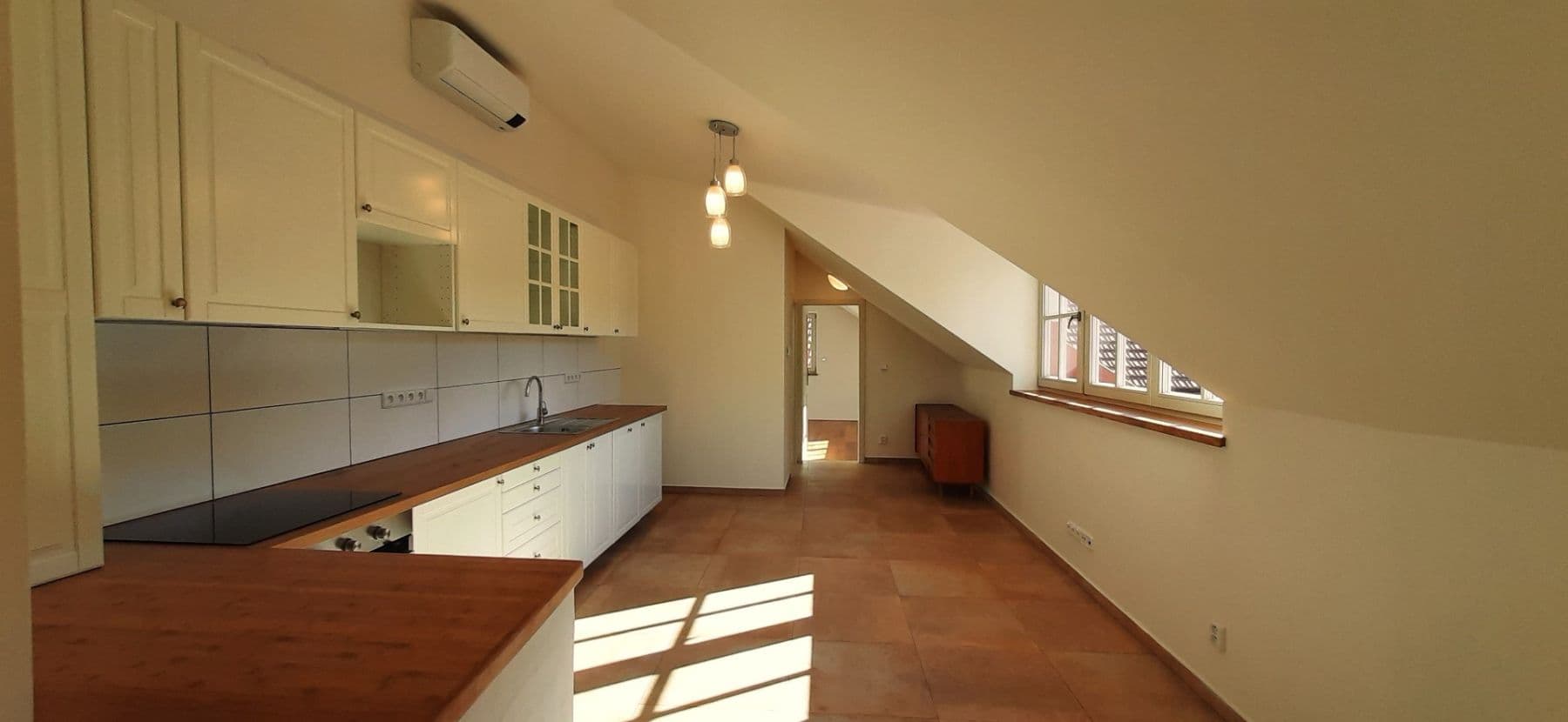 Pronájem bytu 2+1 83 m², Chržínská, Velvary, Středočeský kraj Pronájem bytu 2+1 83 m², Chržínská, Velvary, Středočeský kraj