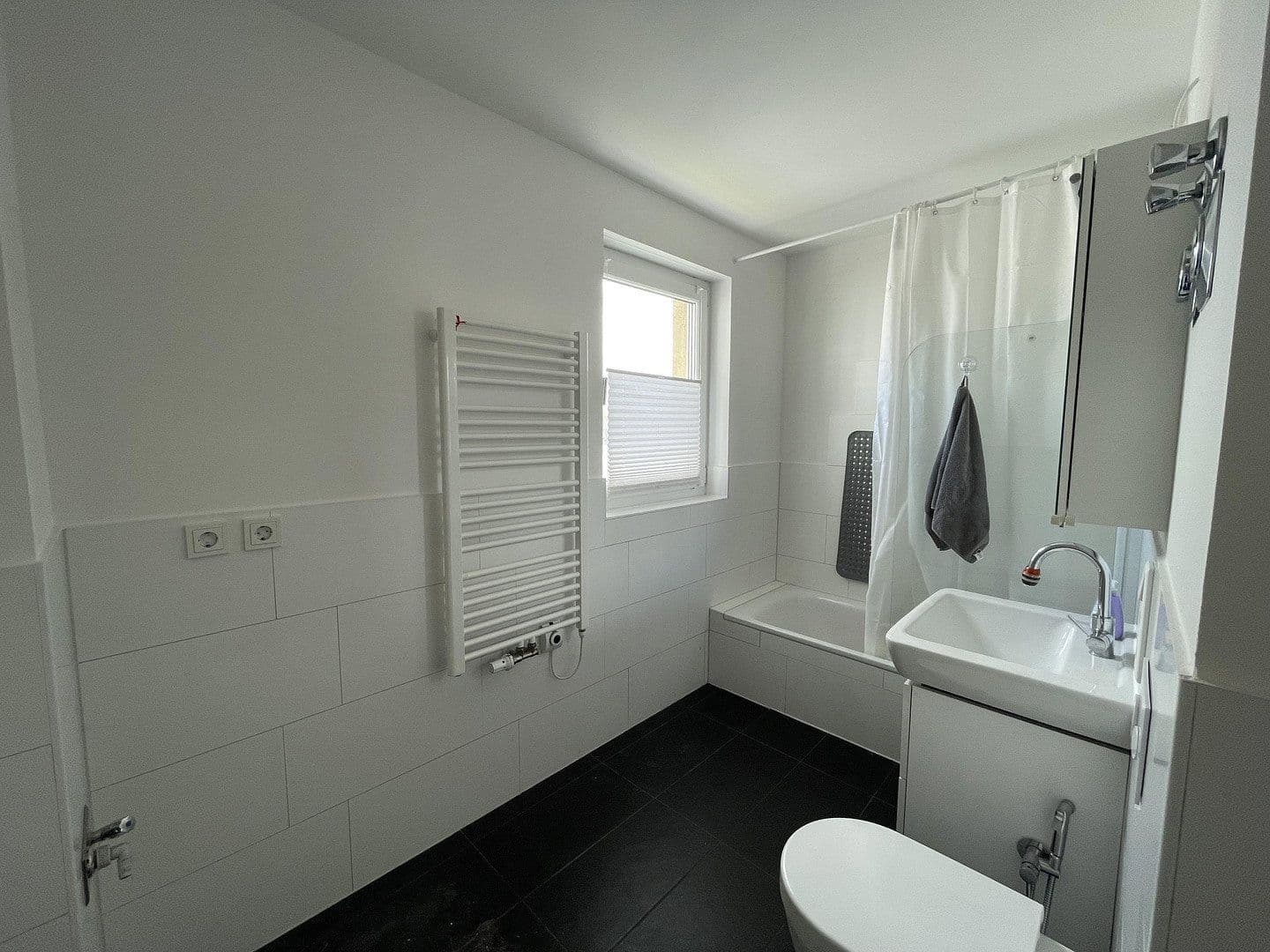 Prodej bytu 3+1 92 m², Niedernhausener Strasse 33, Frankfurt am Main, Hessen Prodej bytu 3+1 92 m², Niedernhausener Strasse 33, Frankfurt am Main, Hessen