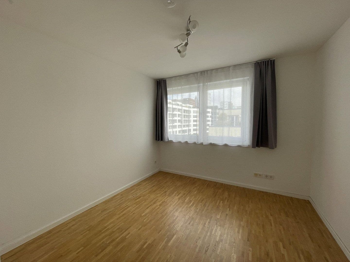 Prodej bytu 3+1 92 m², Niedernhausener Strasse 33, Frankfurt am Main, Hessen Prodej bytu 3+1 92 m², Niedernhausener Strasse 33, Frankfurt am Main, Hessen