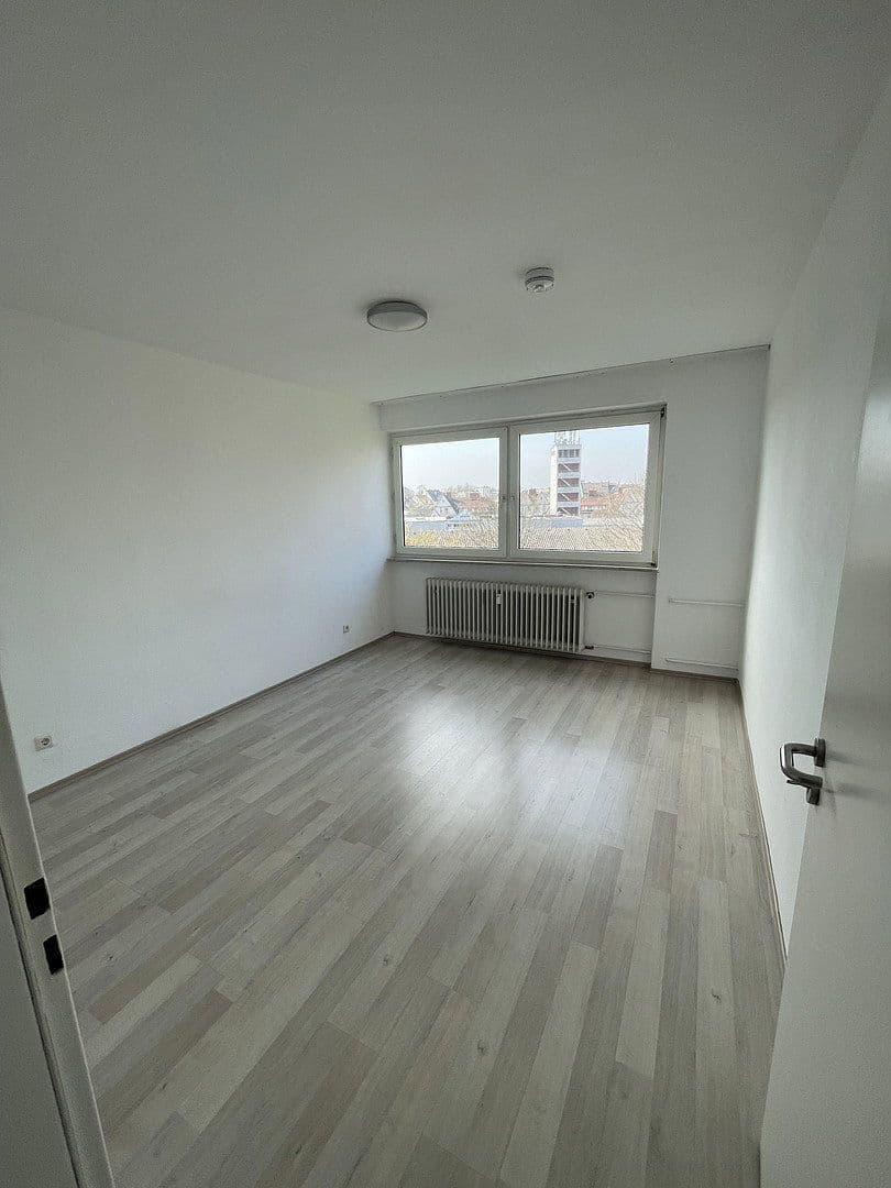 Pronájem bytu 3+1 72 m², Hohenstaufenring 5, Worms, Porýní-Falc Pronájem bytu 3+1 72 m², Hohenstaufenring 5, Worms, Porýní-Falc