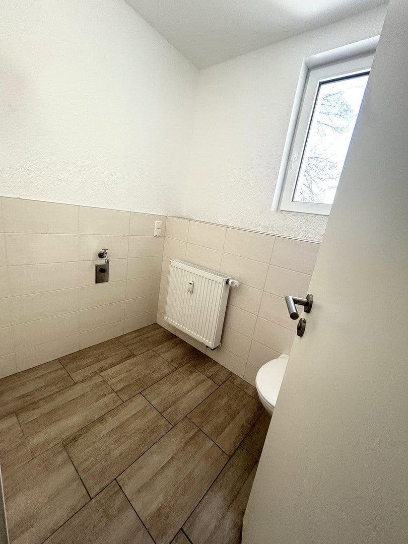 Pronájem bytu 4+1 95 m², Bernburgerstraße 16, Dessau-Roßlau, Sasko-Anhaltsko Pronájem bytu 4+1 95 m², Bernburgerstraße 16, Dessau-Roßlau, Sasko-Anhaltsko