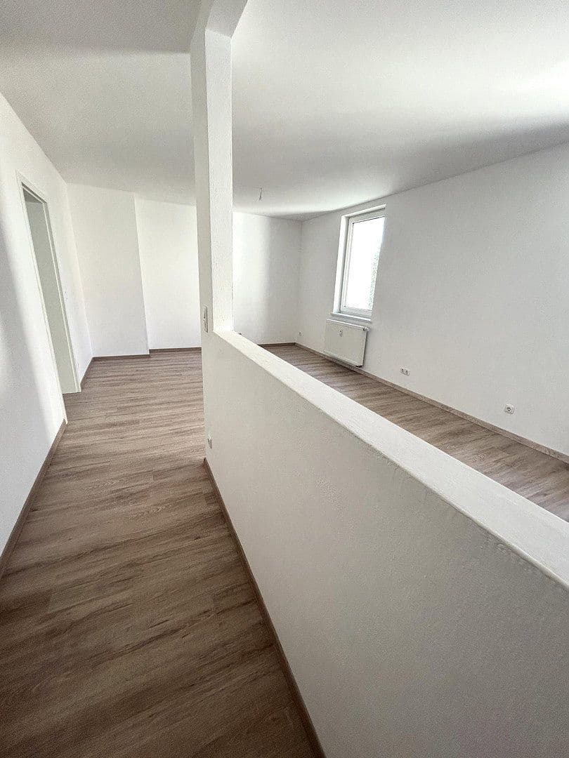 Pronájem bytu 4+1 95 m², Bernburgerstraße 16, Dessau-Roßlau, Sasko-Anhaltsko Pronájem bytu 4+1 95 m², Bernburgerstraße 16, Dessau-Roßlau, Sasko-Anhaltsko