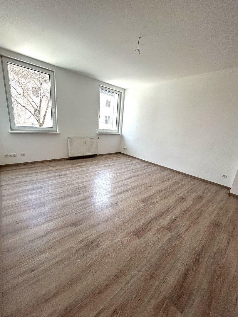 Pronájem bytu 4+1 95 m², Bernburgerstraße 16, Dessau-Roßlau, Sasko-Anhaltsko Pronájem bytu 4+1 95 m², Bernburgerstraße 16, Dessau-Roßlau, Sasko-Anhaltsko