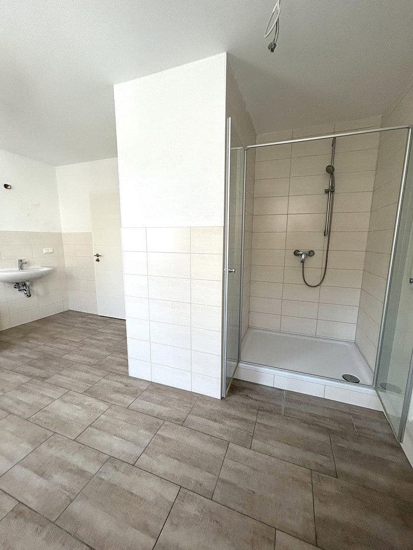 Pronájem bytu 4+1 95 m², Bernburgerstraße 16, Dessau-Roßlau, Sasko-Anhaltsko Pronájem bytu 4+1 95 m², Bernburgerstraße 16, Dessau-Roßlau, Sasko-Anhaltsko