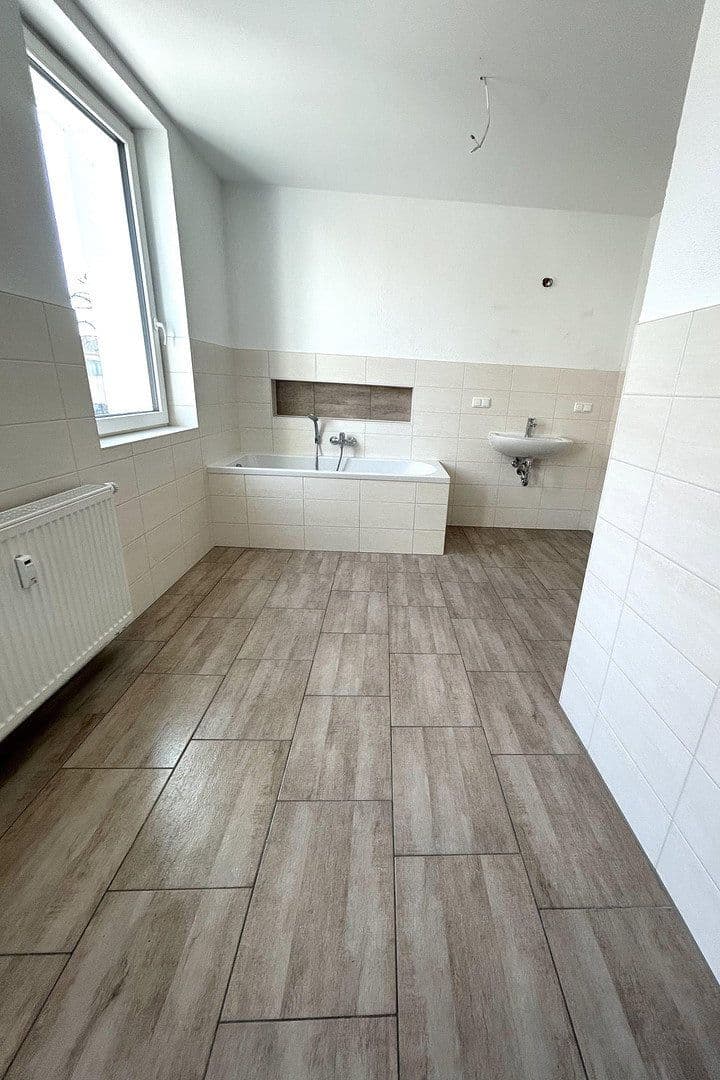 Pronájem bytu 4+1 95 m², Bernburgerstraße 16, Dessau-Roßlau, Sasko-Anhaltsko Pronájem bytu 4+1 95 m², Bernburgerstraße 16, Dessau-Roßlau, Sasko-Anhaltsko