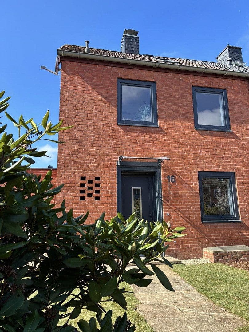 Prodej domu 120 m², pozemek 384 m², Lüneburg, Dolní Sasko Prodej domu 120 m², pozemek 384 m², Lüneburg, Dolní Sasko