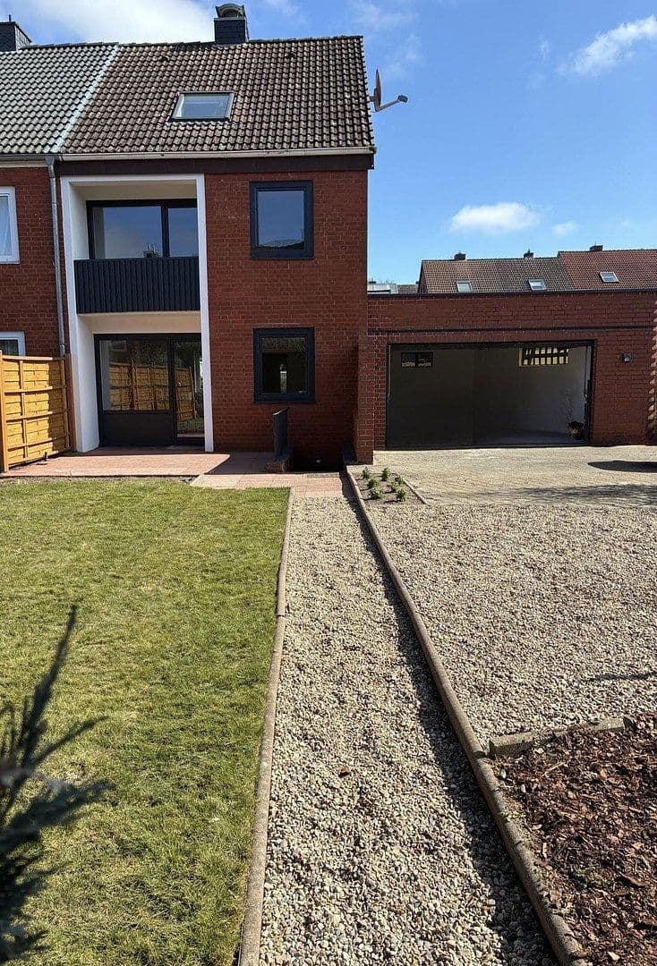 Prodej domu 120 m², pozemek 384 m², Lüneburg, Dolní Sasko Prodej domu 120 m², pozemek 384 m², Lüneburg, Dolní Sasko