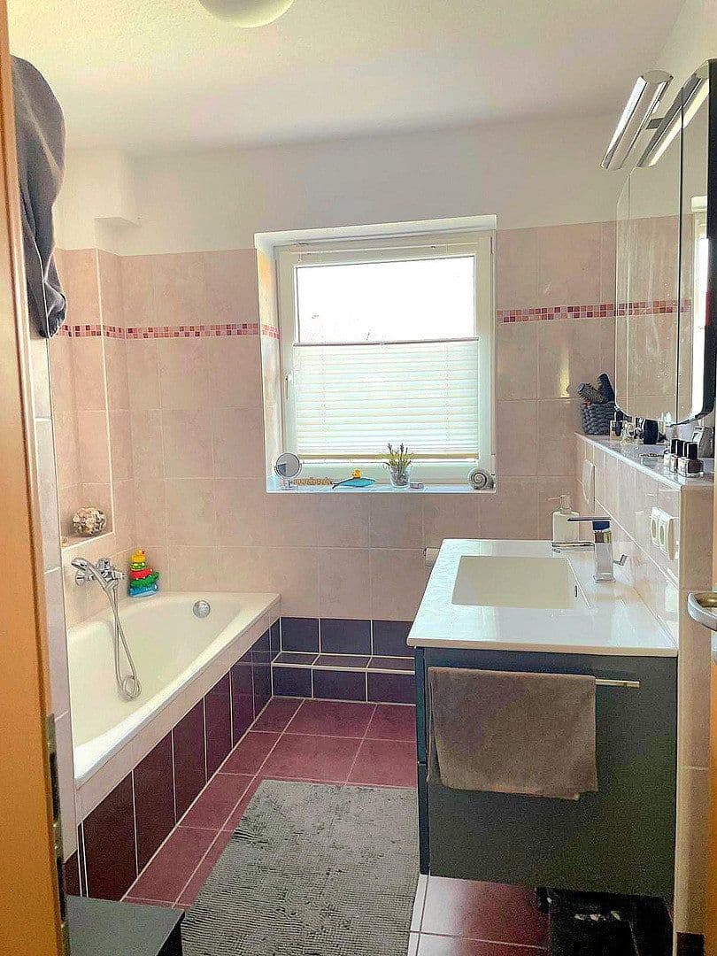 Prodej domu 147 m², pozemek 250 m², Kiel, Šlesvicko-Holštýnsko Prodej domu 147 m², pozemek 250 m², Kiel, Šlesvicko-Holštýnsko