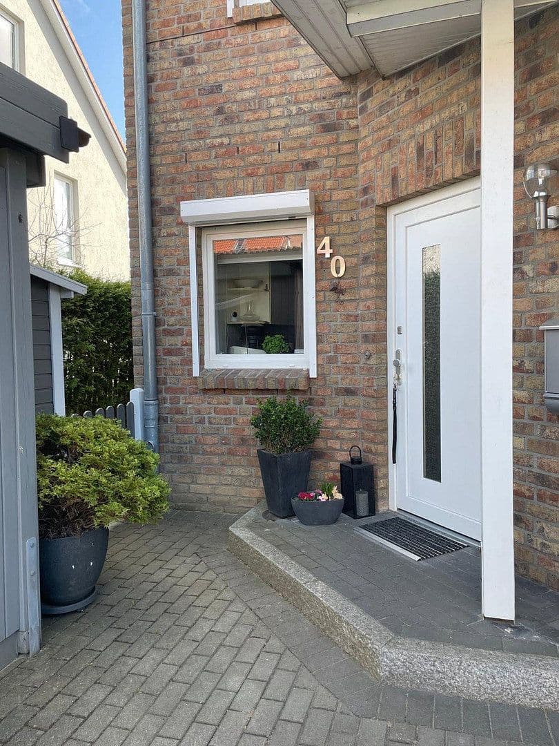 Prodej domu 147 m², pozemek 250 m², Kiel, Šlesvicko-Holštýnsko Prodej domu 147 m², pozemek 250 m², Kiel, Šlesvicko-Holštýnsko