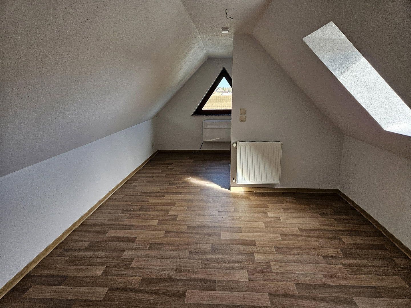 Pronájem bytu 2+1 55 m², Ackerstr. 41, Bitterfeld-Wolfen, Sasko-Anhaltsko Pronájem bytu 2+1 55 m², Ackerstr. 41, Bitterfeld-Wolfen, Sasko-Anhaltsko
