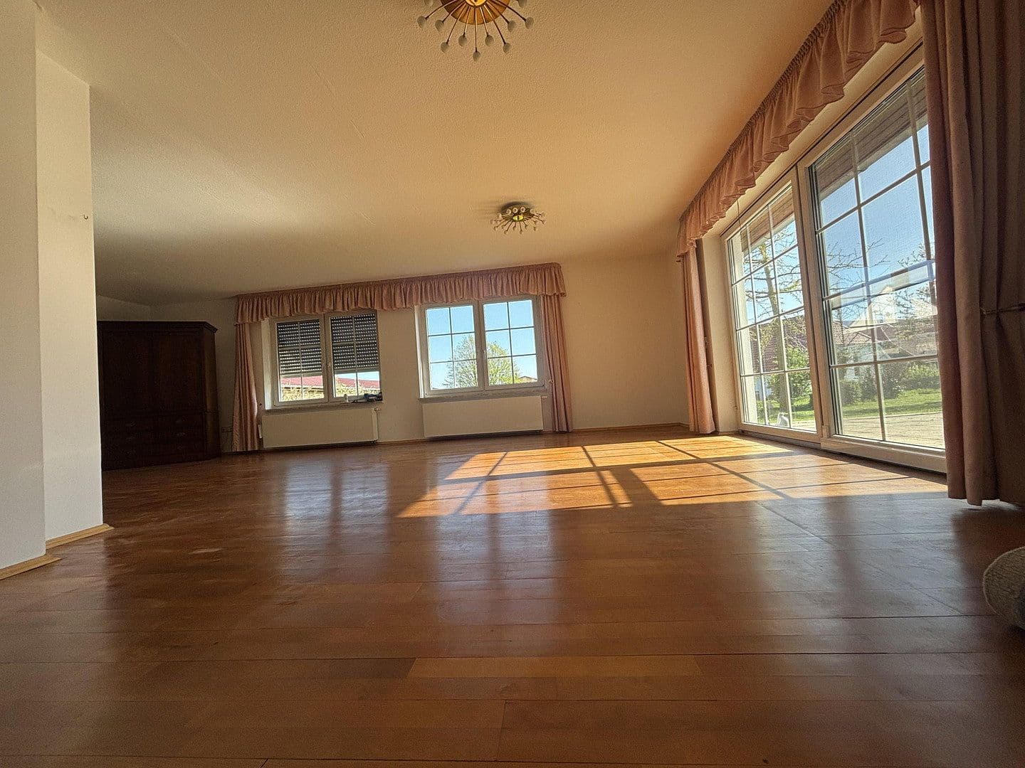 Prodej domu 210 m², pozemek 1.200 m², Frellstedt, Dolní Sasko Prodej domu 210 m², pozemek 1.200 m², Frellstedt, Dolní Sasko