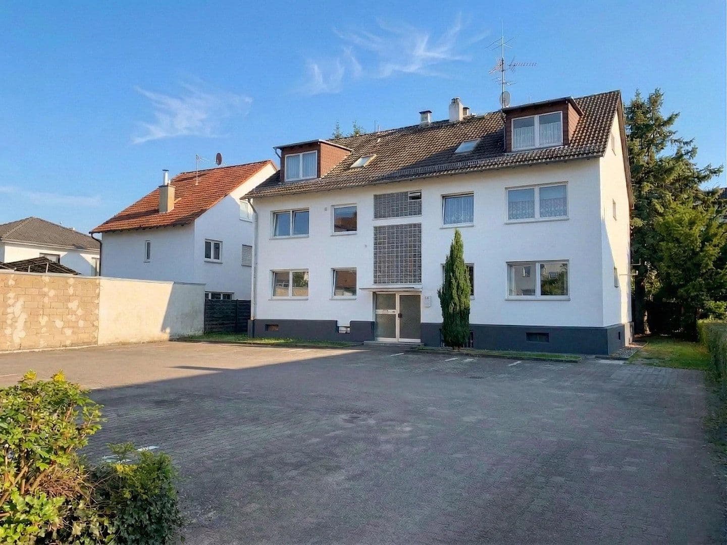 Pronájem bytu 2+1 60 m², Frankfurt-Zeilsheim, Hessen Pronájem bytu 2+1 60 m², Frankfurt-Zeilsheim, Hessen