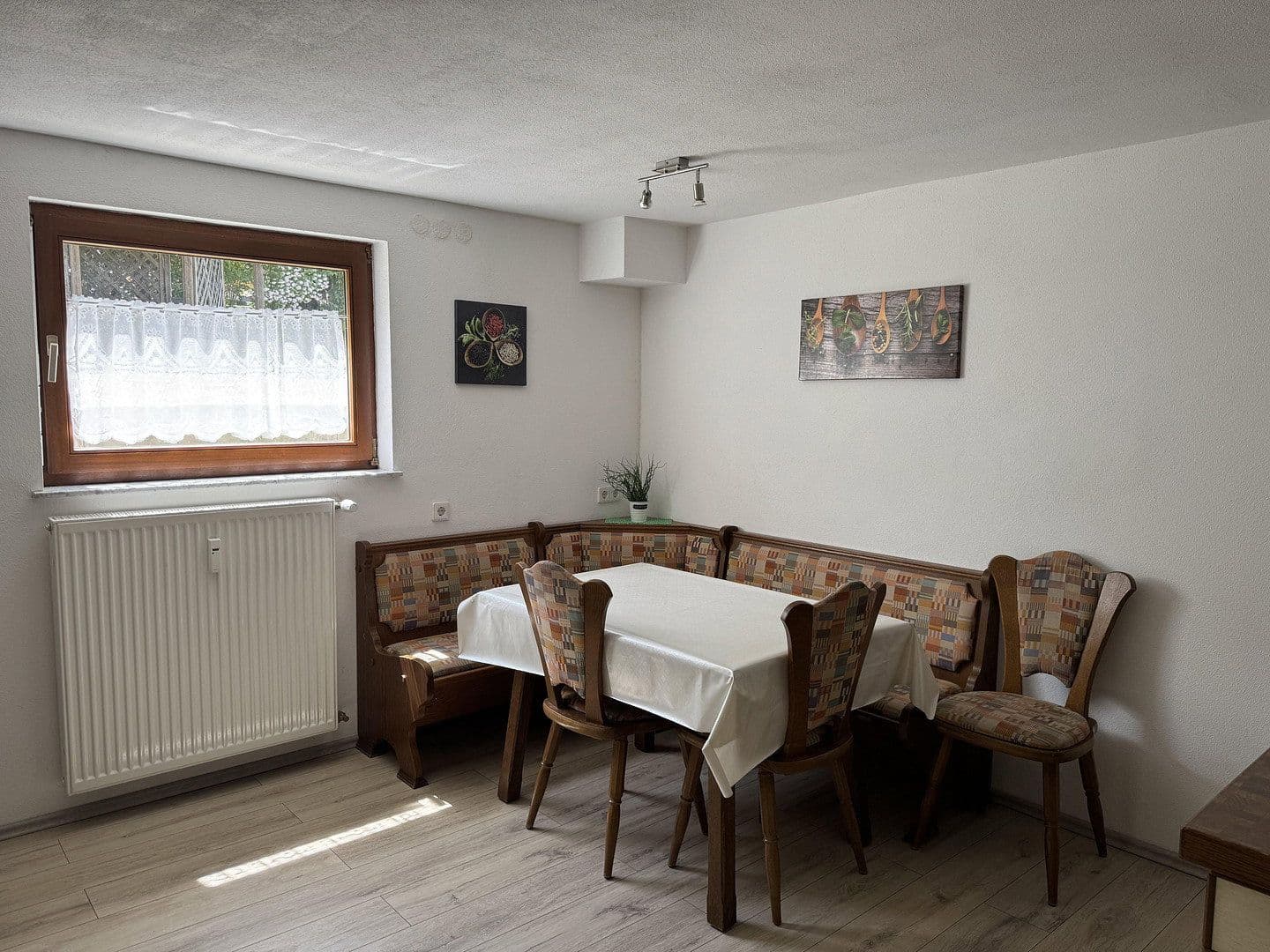 Prodej bytu 2+1 76 m², Metzinger Straße, Dettingen an der Erms, Bádensko-Württembersko Prodej bytu 2+1 76 m², Metzinger Straße, Dettingen an der Erms, Bádensko-Württembersko