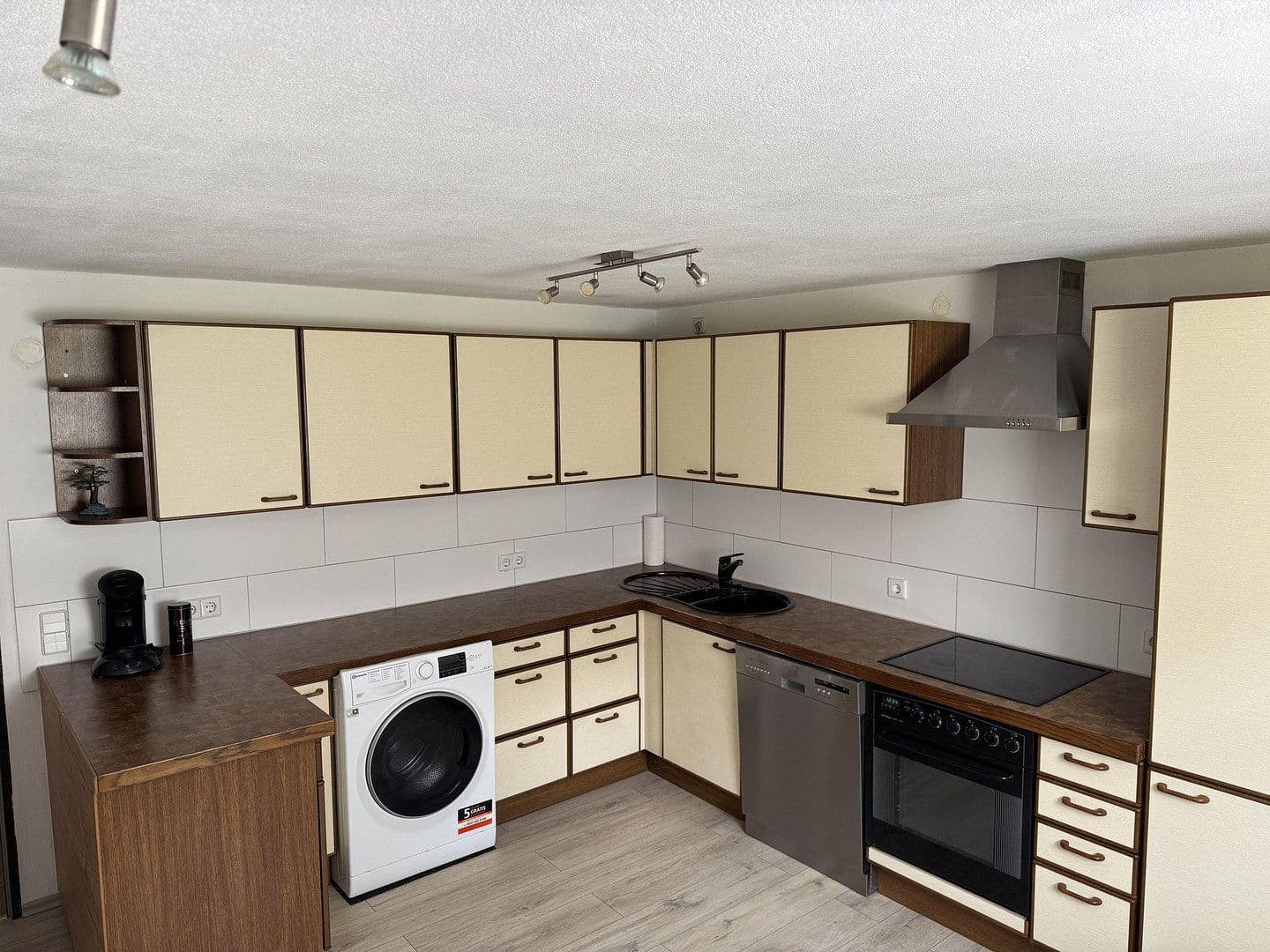 Prodej bytu 2+1 76 m², Metzinger Straße, Dettingen an der Erms, Bádensko-Württembersko Prodej bytu 2+1 76 m², Metzinger Straße, Dettingen an der Erms, Bádensko-Württembersko